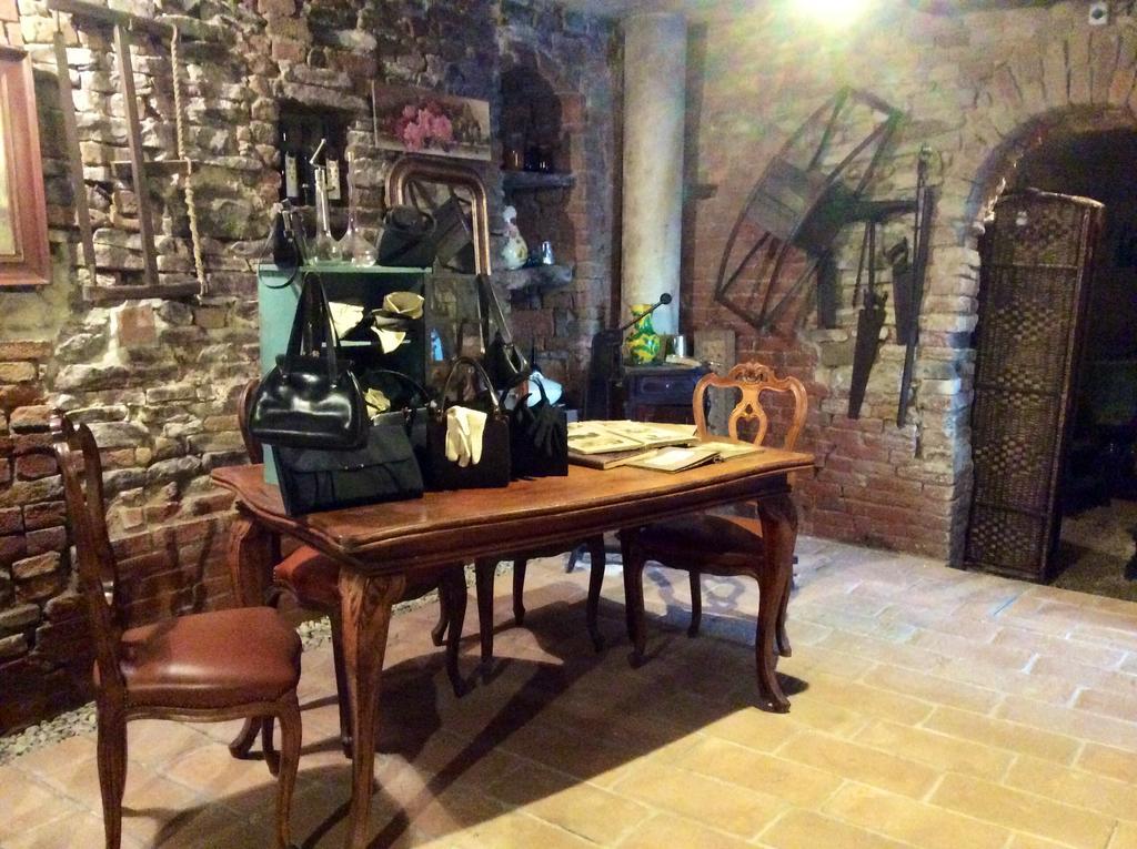 Calosso Casa Giulianaゲストハウス エクステリア 写真